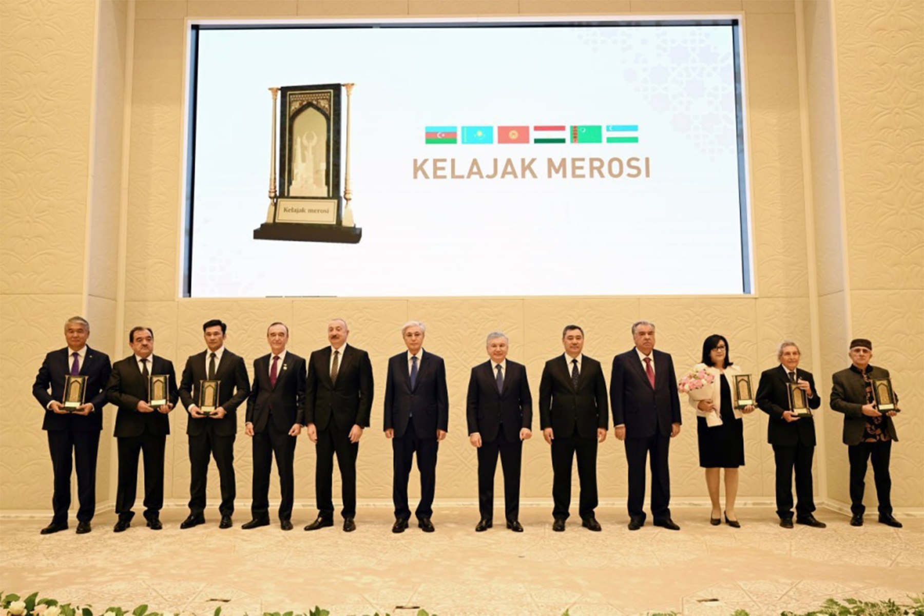 Türkmen suratkeşi «Geljegiň mirasy» diýen halkara baýraga mynasyp boldy