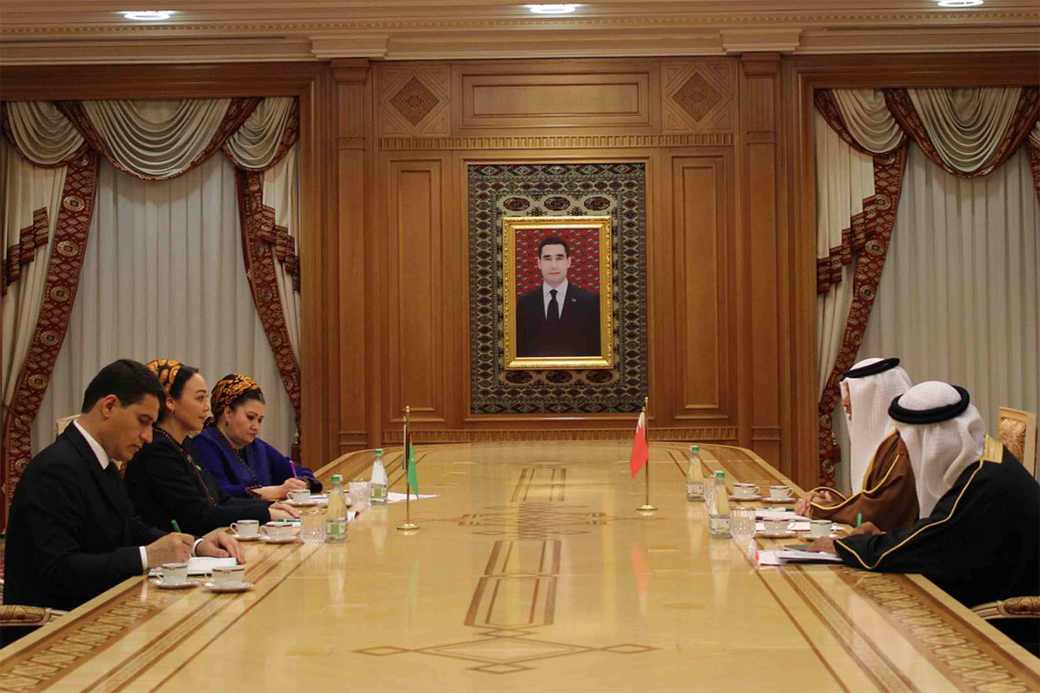 Türkmenistanda Bahreýn Patyşalygynyň Adatdan daşary we Doly ygtyýarly ilçisi işe başlady