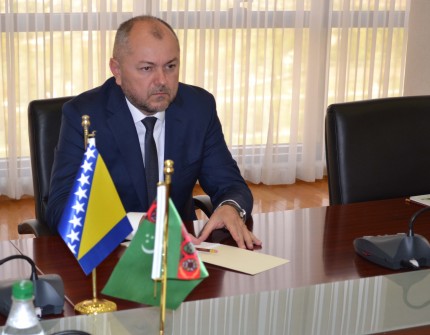 Türkmenistanda Bosniýa we Gersegowinanyň Adatdan daşary we Doly ygtyýarly ilçisi işe başlady