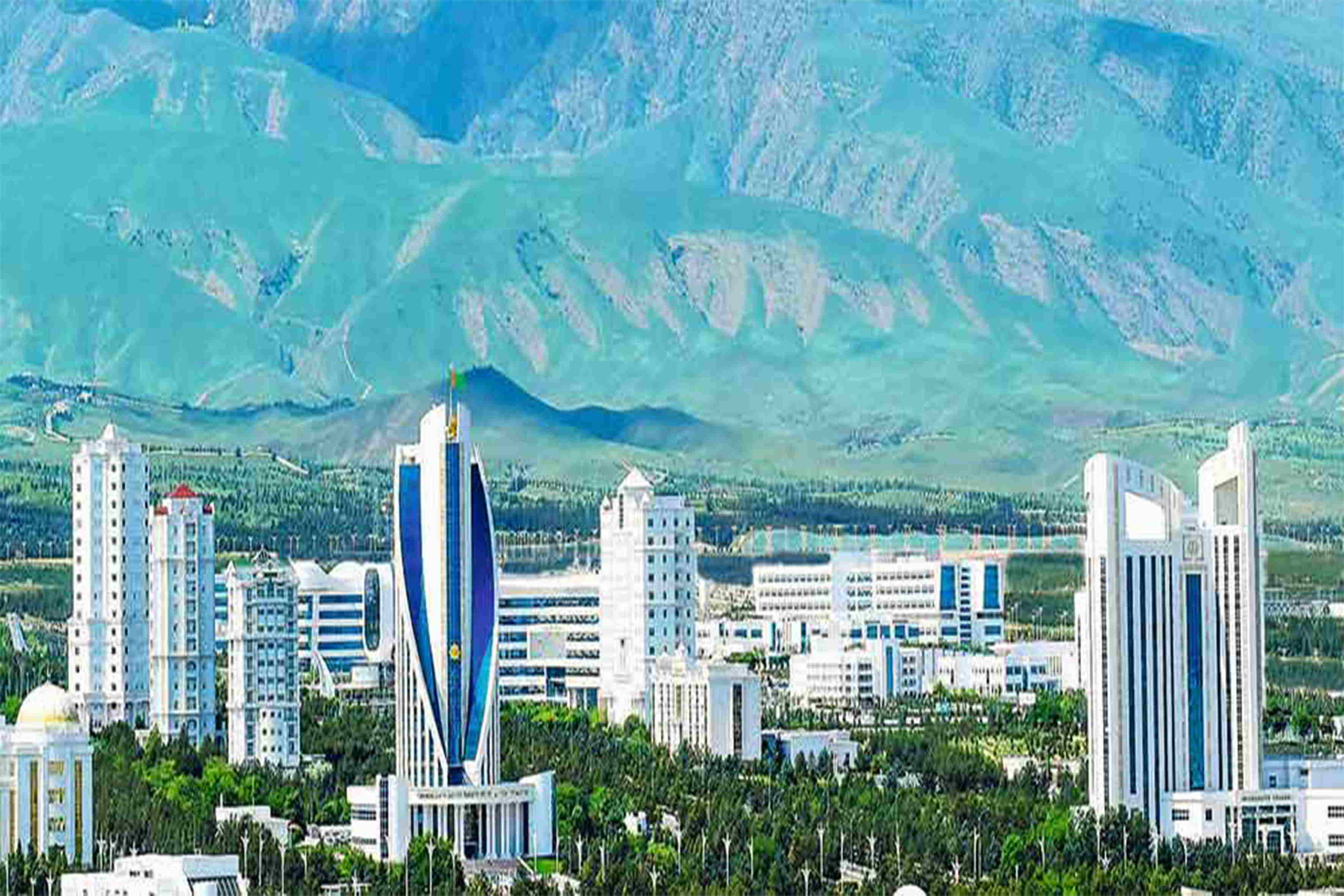 Gahryman Arkadagymyz paýtagtymyza iş saparyny amala aşyrdy