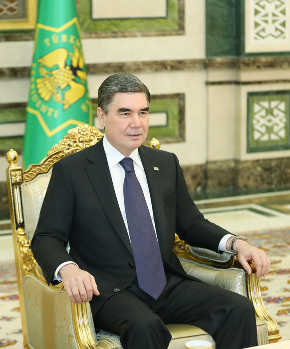 Türkmenistanyň Prezidenti Ermenistan Respublikasynyň Adatdan daşary we Doly ygtyýarly ilçisini kabul etdi