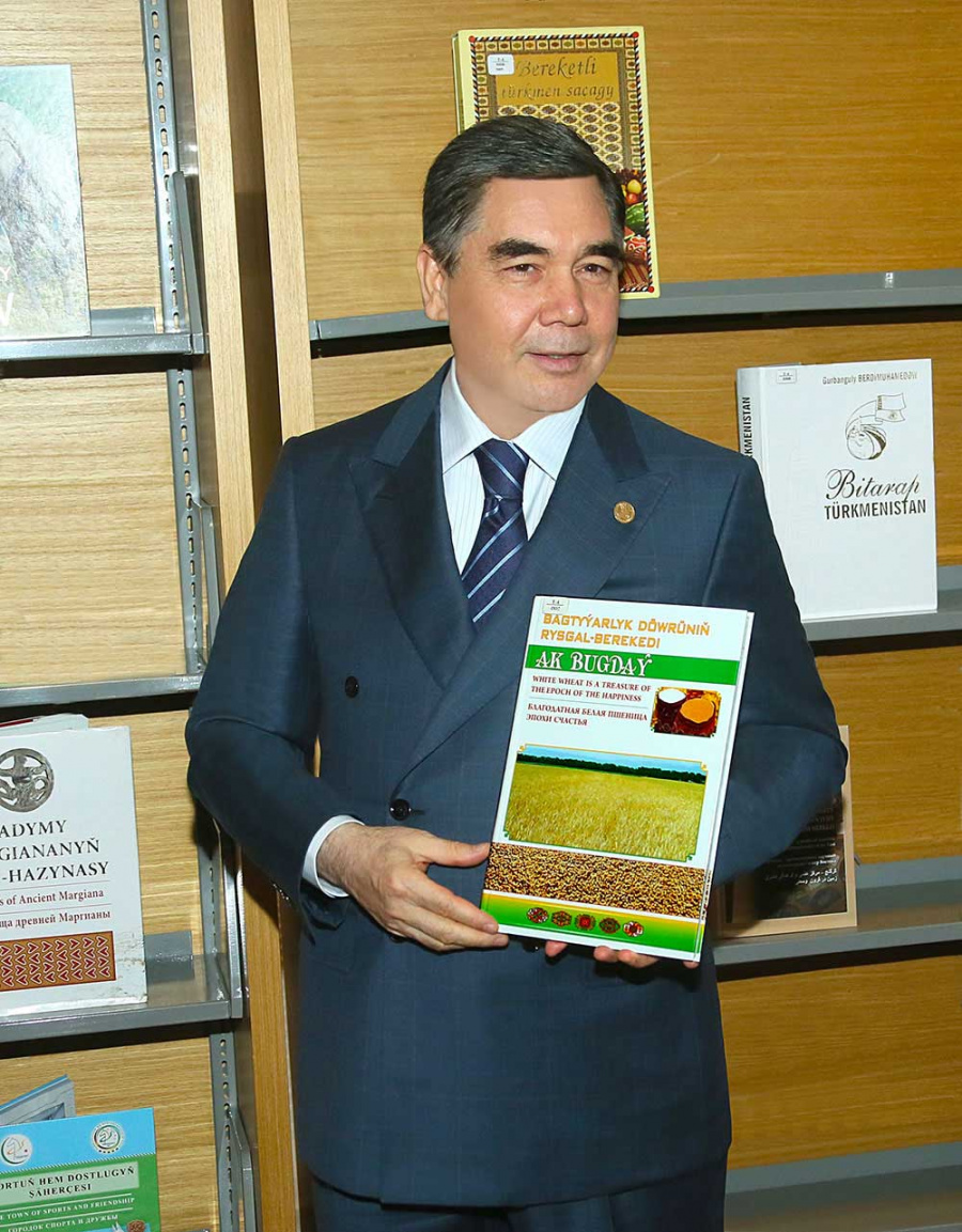 Türkmenistanyň Prezidenti merkezleşdirilen kitaphana ulgamynyň ösüşi bilen tanyşdy