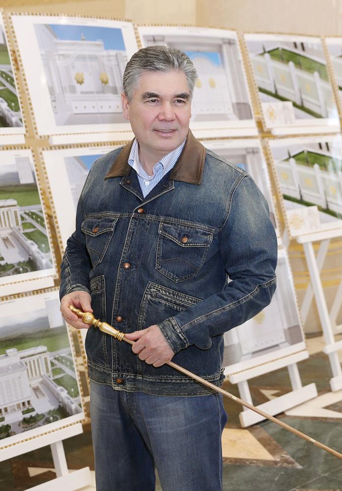 Türkmenistanyň Prezidenti paýtagtyň gurluşyk desgalaryndaky işler bilen tanyşdy