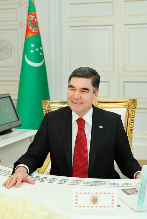 Türkmenistanyň Prezidenti sanly wideoaragatnaşyk arkaly iş maslahatyny geçirdi