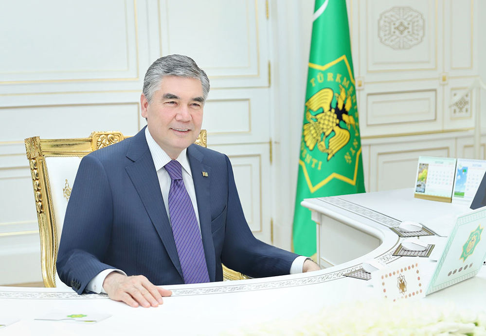 Türkmenistanyň Prezidenti sanly wideoaragatnaşyk arkaly iş maslahatyny geçirdi