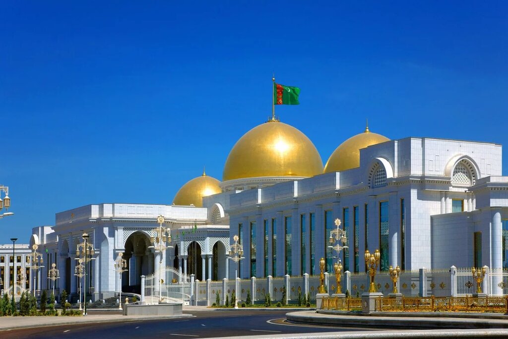 Türkmenistanyň Prezidentiniň harby uçurymlaryna çykyşy