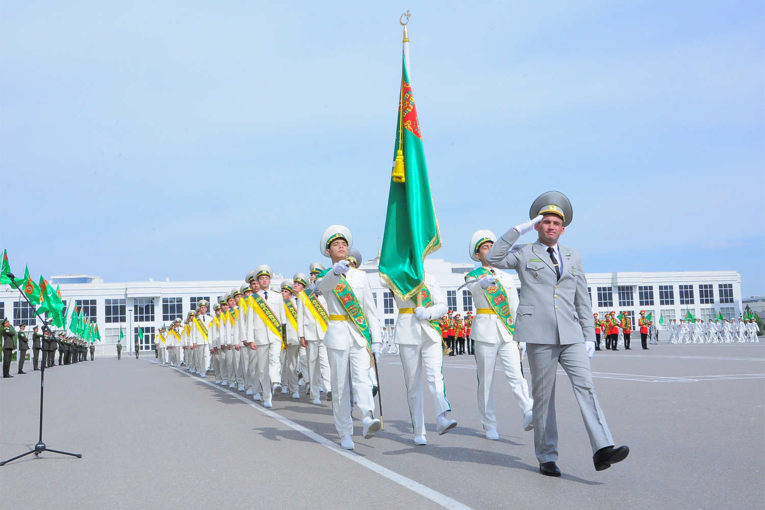 Uçurymlar,  ýollaryňyz ak bolsun!