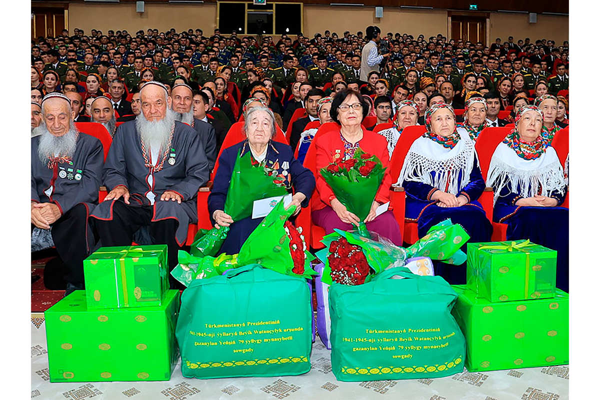 Watan gerçekleriniň hormatyny belende göteren dabara