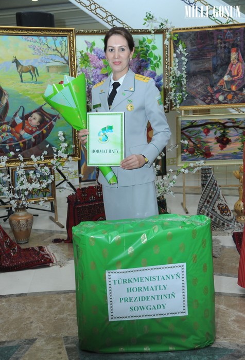 Watany goraýan zenan «Ýylyň zenany» bäsleşiginiň ýeňijisi