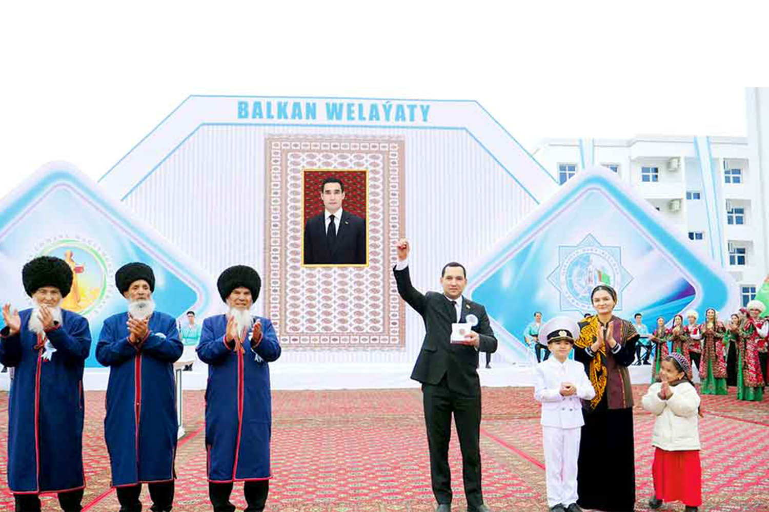 Ýaşaýyş jaý toplumy açyldy