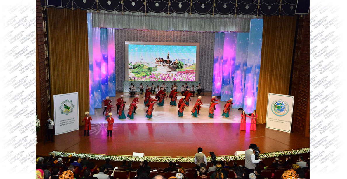 Ýurdumyzyň we jemgyýetimiziň ösüşine goşant goşanlara Watanyň sylaglary