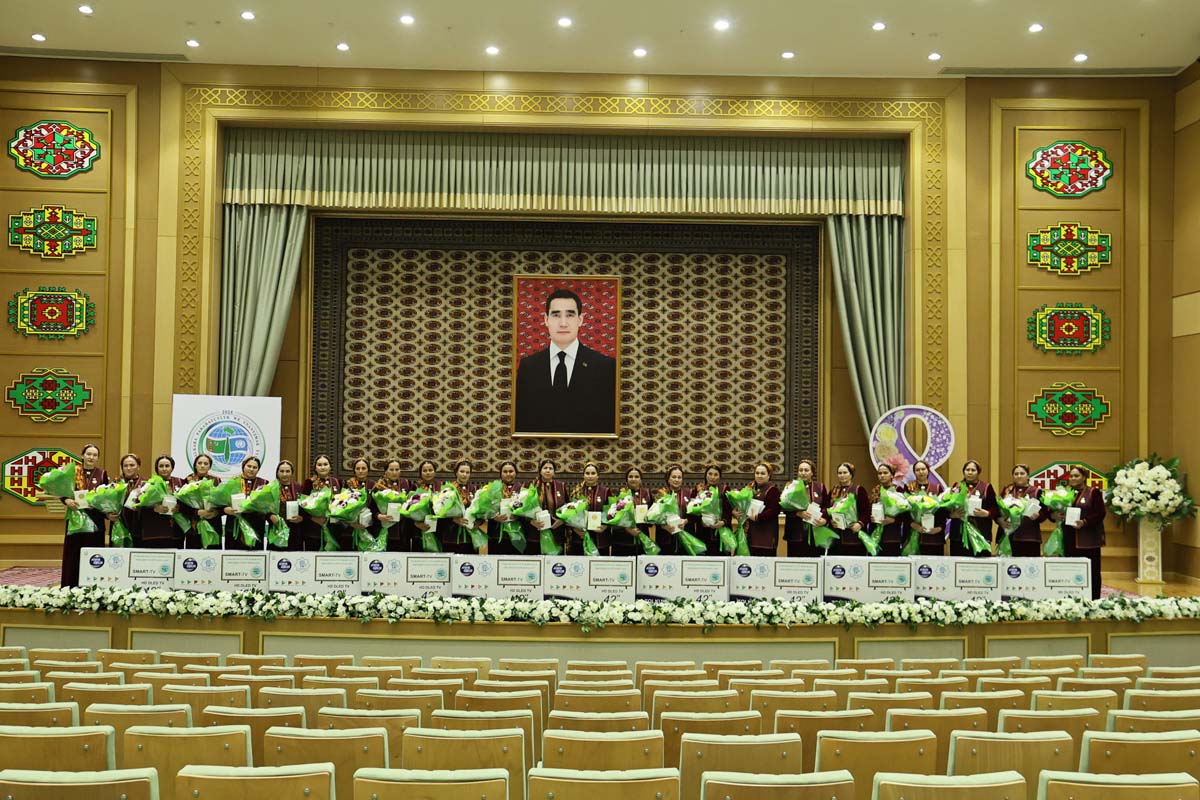 Zenanlar «Ene mähri» diýen hormatly ada mynasyp boldular