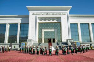 Aşgabatda giň gerimli sergi öz işine başlady