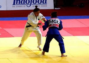 Aziada: üç gün galdy – göreş dowam edýär