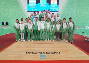 Aziýa çempionatynda türkmen agyr atletikaçylary 13 medal gazandy
