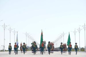 Baýramyňyz gutly bolsun, merdana Watan goragçylary!