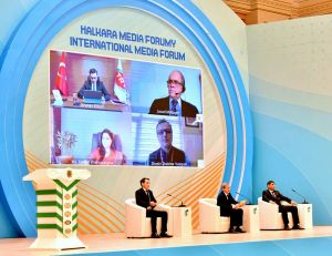 Daşary ýurtly hyzmatdaşlar bilen nobatdaky wideoduşuşyk