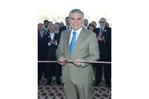 Gahryman Arkadagymyz paýtagtymyzda Halkara senagatçylar we telekeçiler uniwersitetiniň açylyş dabarasyna gatnaşdy