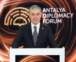 Gahryman Arkadagymyz üçünji Antalýa diplomatiýa forumyna gatnaşdy