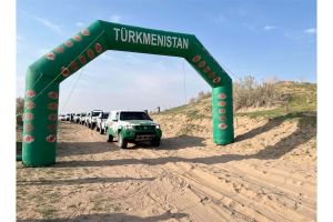 Garagum sährasynda ralli-reýd ýaryşy geçirildi