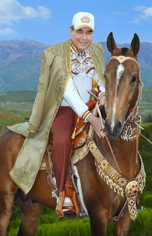 Garaşsyz, hemişelik Bitarap Türkmenistanyň atşynaslaryna, bedew janköýerlerine we mähriban halkyma