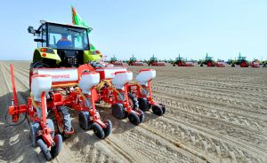 Gowaça ekişine badalga berler