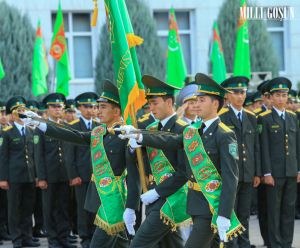 Harby talyplygyň bosagasynda