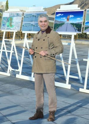Hormatly Prezidentimiz Gurbanguly Berdimuhamedow paýtagtymyz boýunça iş saparyny amala aşyrdy