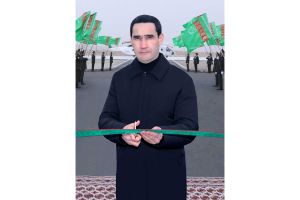 Türkmenistanyň Ýaragly Güýçleriniň harby bölümleriň täze binalar we desgalar toplumy dabaraly açyldy