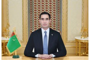 Hormatly Prezidentimiz Yslam ösüş bankynyň ýolbaşçysyny kabul etdi