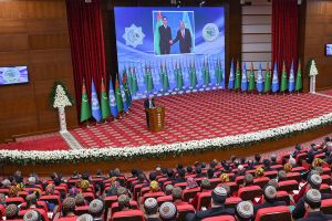 Hyzmatdaşlygy ösdürmäge bagyşlanan maslahat