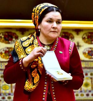 Köp çagaly eneleri hormatlamak dabarasy