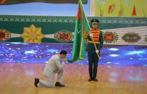 Merdana kalplarda watansöýüjiligi döreden dabara