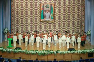 Mertler Watany beýgeldýär