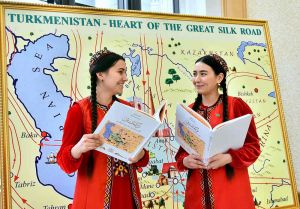 Milli Liderimiziň «Türkmenistan — Beýik Ýüpek ýolunyň ýüregi» diýen kitaby arap dilinde neşir edildi
