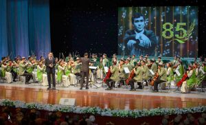 «Ömre öwrülen mukam»