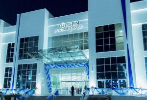 Täze söwda dükanlary gurlar