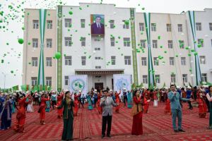 Täze ýaşaýyş jaýlarynyň açylyş dabaralary boldy