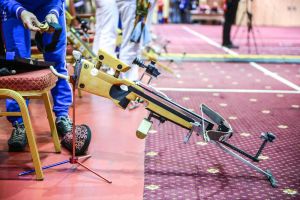 Türkmen türgeni arbaletden ok atmakda dünýä çempiony