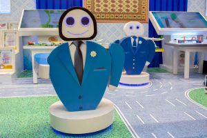 Türkmenistanly talyplar iki dilde gürleşip bilýän robot taýýarladylar