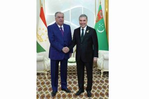 Türkmenistanyň Halk Maslahatynyň Başlygy Täjigistan Respublikasynyň Prezidenti bilen duşuşdy