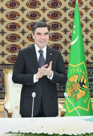 Türkmenistanyň Prezidenti Gurbanguly Berdimuhamedow: — Döwlet bilen halkyň jebisligi eziz Diýarymyzyň rowaçlygydyr