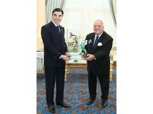 Türkmenistanyň Prezidenti Halkara agyr atletika federasiýasynyň ýolbaşçysyny kabul etdi