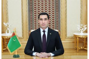 Türkmenistanyň Prezidenti halkara forumlara gatnaşyjylary gutlady