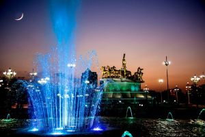 Türkmenistanyň Prezidenti paýtagtymyzyň merkezindäki seýilgäh zolagynyň abadanlaşdyrylyşy bilen tanyşdy