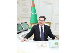 Türkmenistanyň Prezidenti sanly wideoaragatnaşyk arkaly iş maslahatyny geçirdi