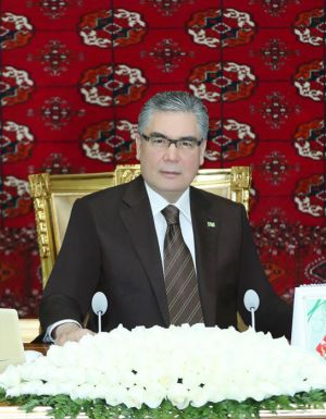 Türkmenistanyň Prezidenti senagat - kommunikasiýa toplumyny ösdürmek boýunça maslahat geçirdi