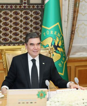 Türkmenistanyň saglygy goraýyş we derman senagaty ulgamynyň işgärlerine