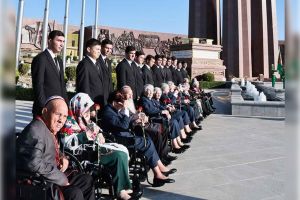 Uruş weteranlaryna Türkmenistanyň Prezidentiniň adyndan sowgatlar dabaraly ýagdaýda gowşurylar