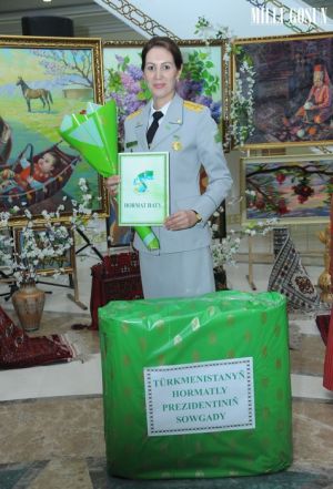 Watany goraýan zenan «Ýylyň zenany» bäsleşiginiň ýeňijisi